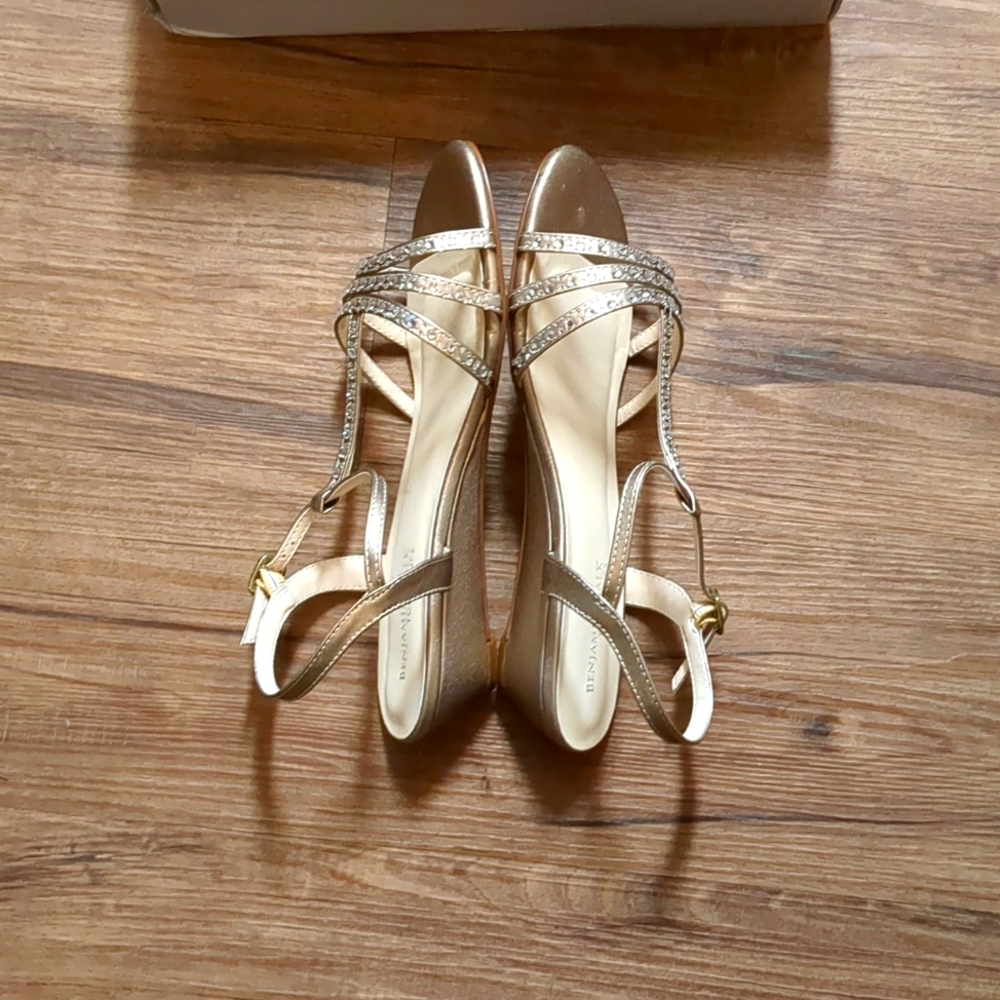 New, Benjamin Walk Sandals - Picture 2 of 7